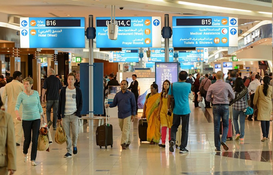 What are Dubai airport facts and curiosities?