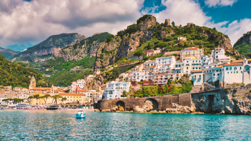 Explorer yacht charter on the Amalfi coast